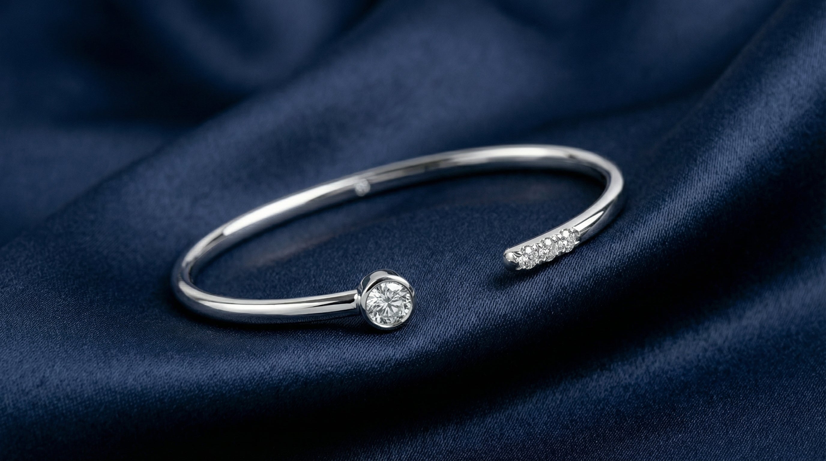 צמיד אורה | קאף פתוח יהלום מעבדה